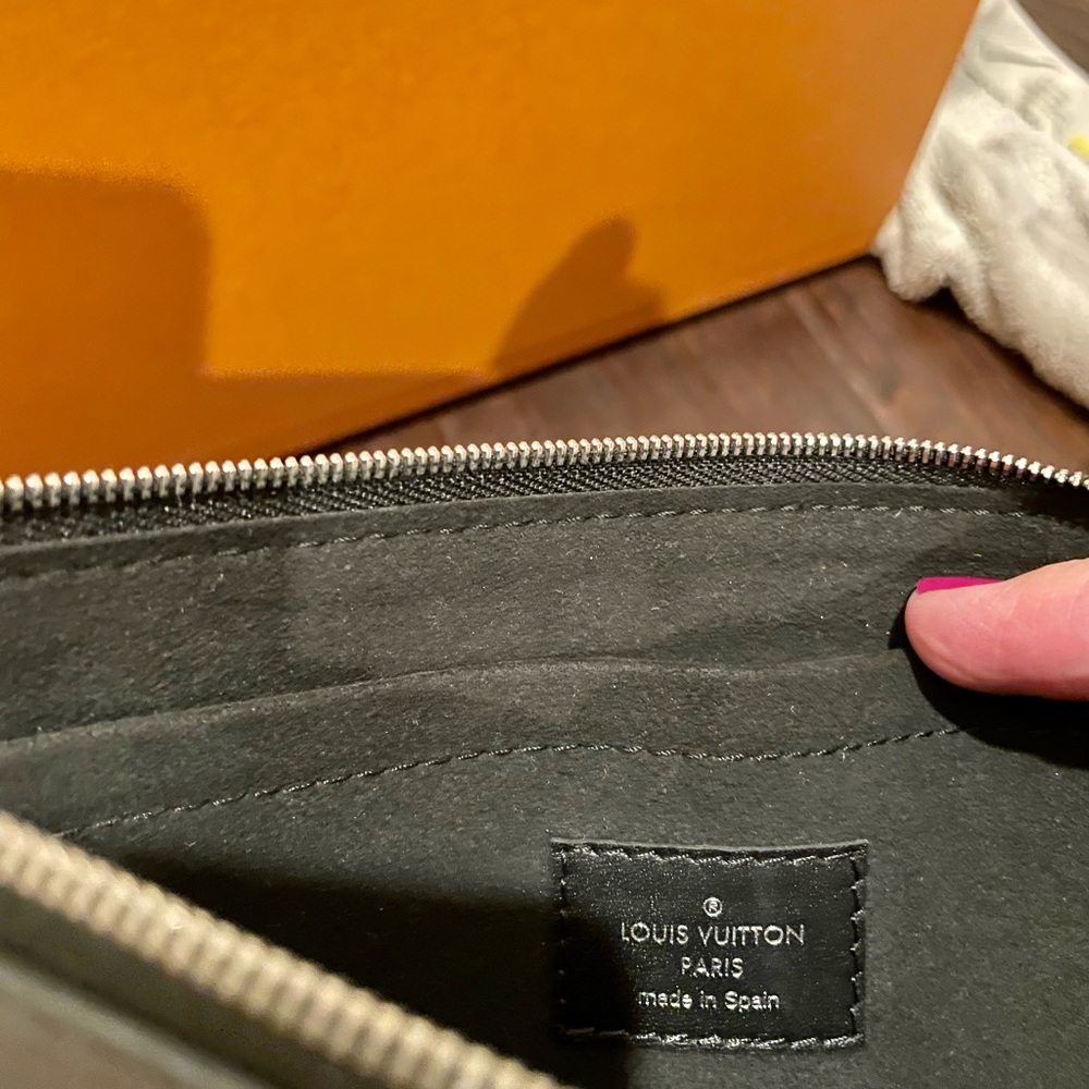 Authentic Louis Vuitton Epi Neverfull Pochette - Picture 4 of 5